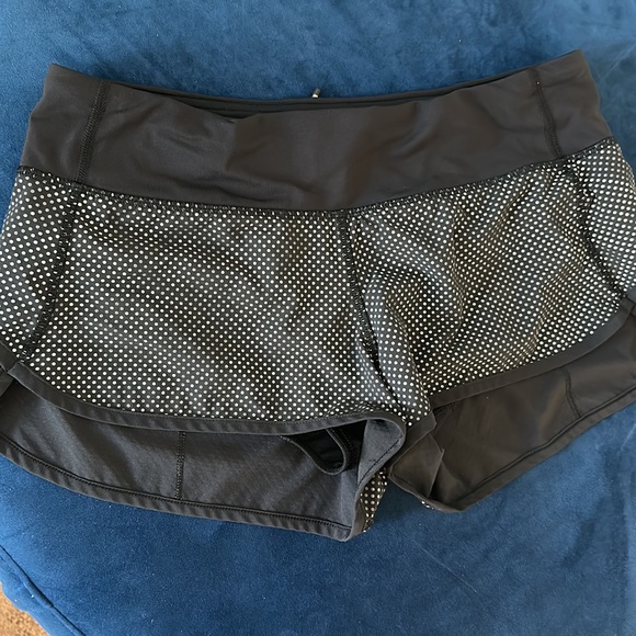 RARE Lululemon reflective special edition speed shorts 6 - Picture 11 of 12